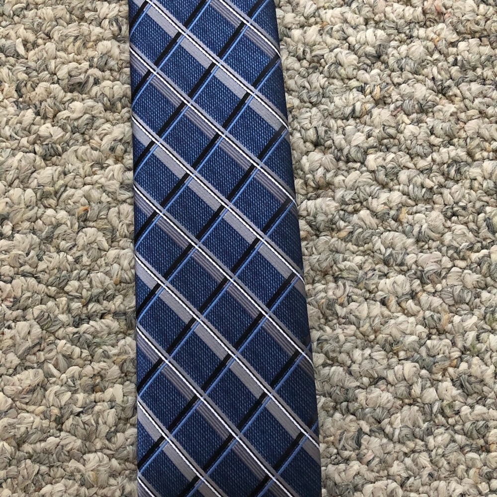 Tie - Picture 2 of 4